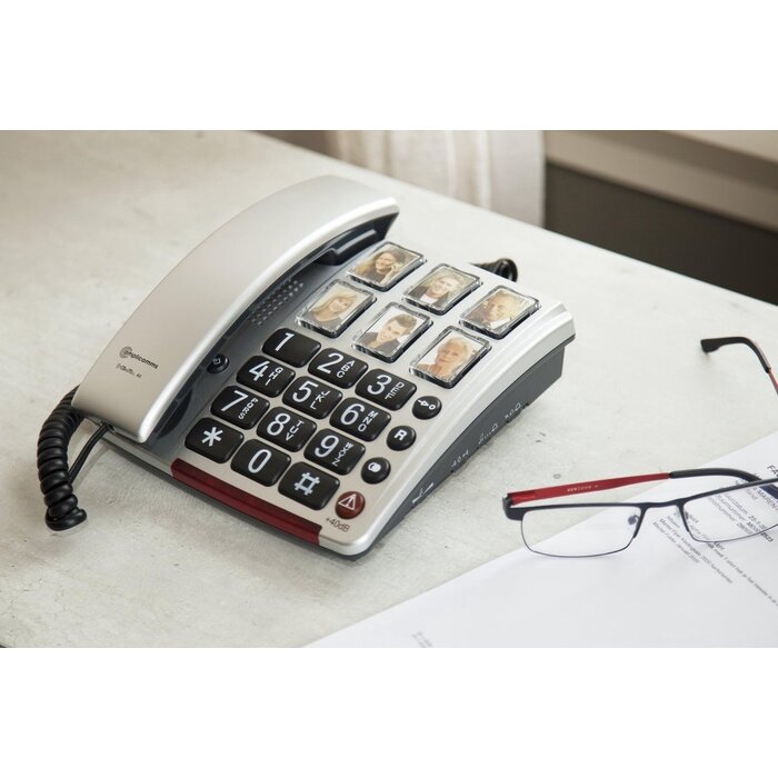 Phone with big keys