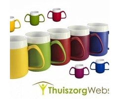 Insulating cup with ergonomic handle
