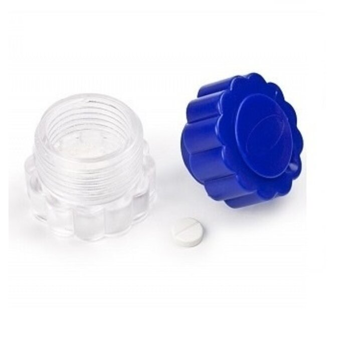 Compact pill crusher with storage compartment