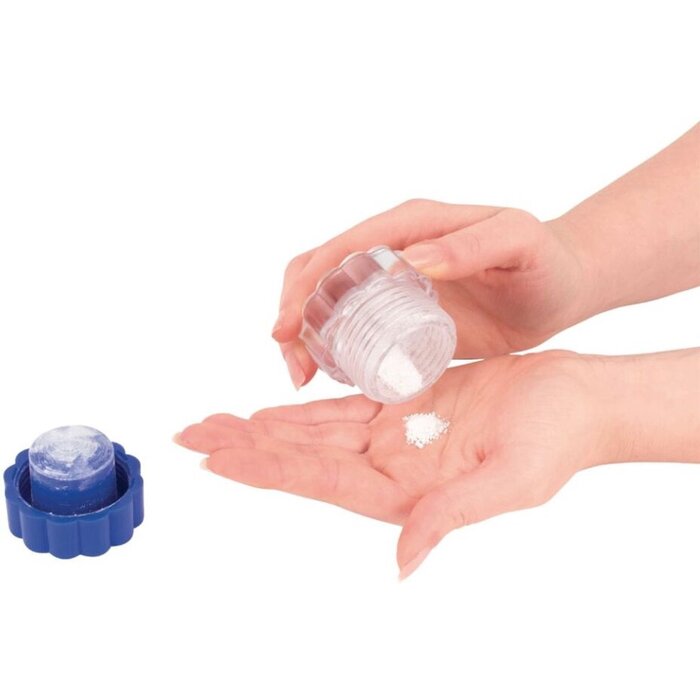 Compact pill crusher with storage compartment
