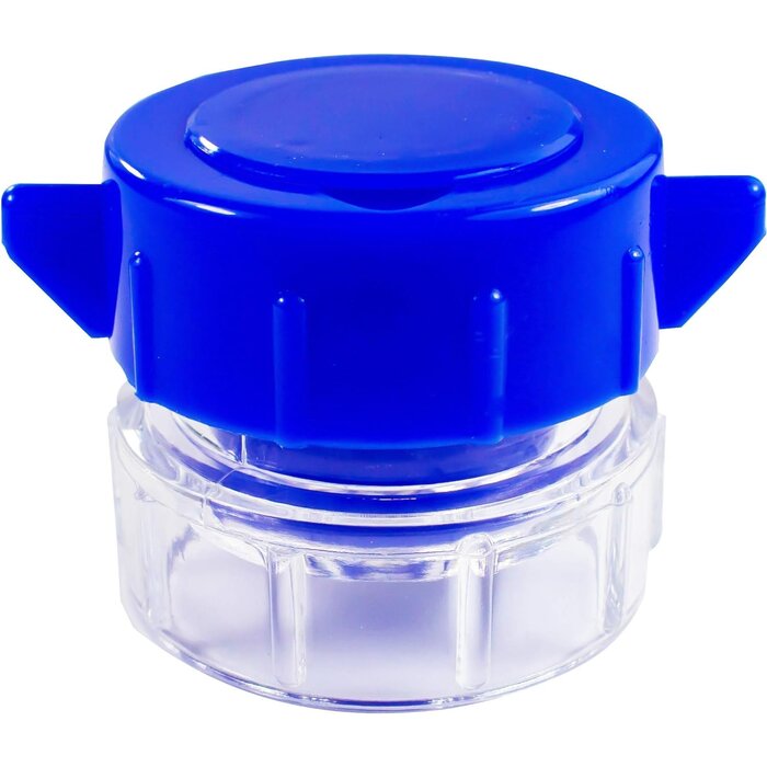 Compact pill crusher with storage compartment