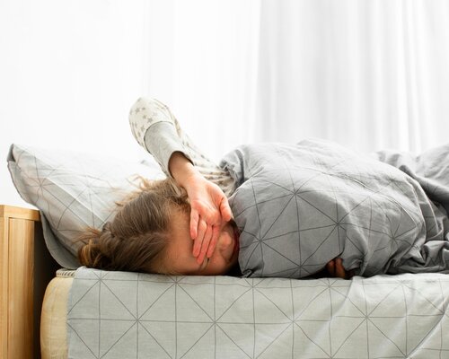 Tips om je kind ook bij warm weer goed te laten slapen