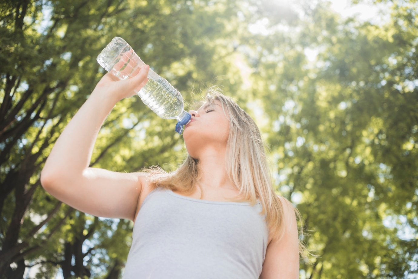 Drinking Sufficiently During Summer: Prevent Dehydration and Recognize the Signs