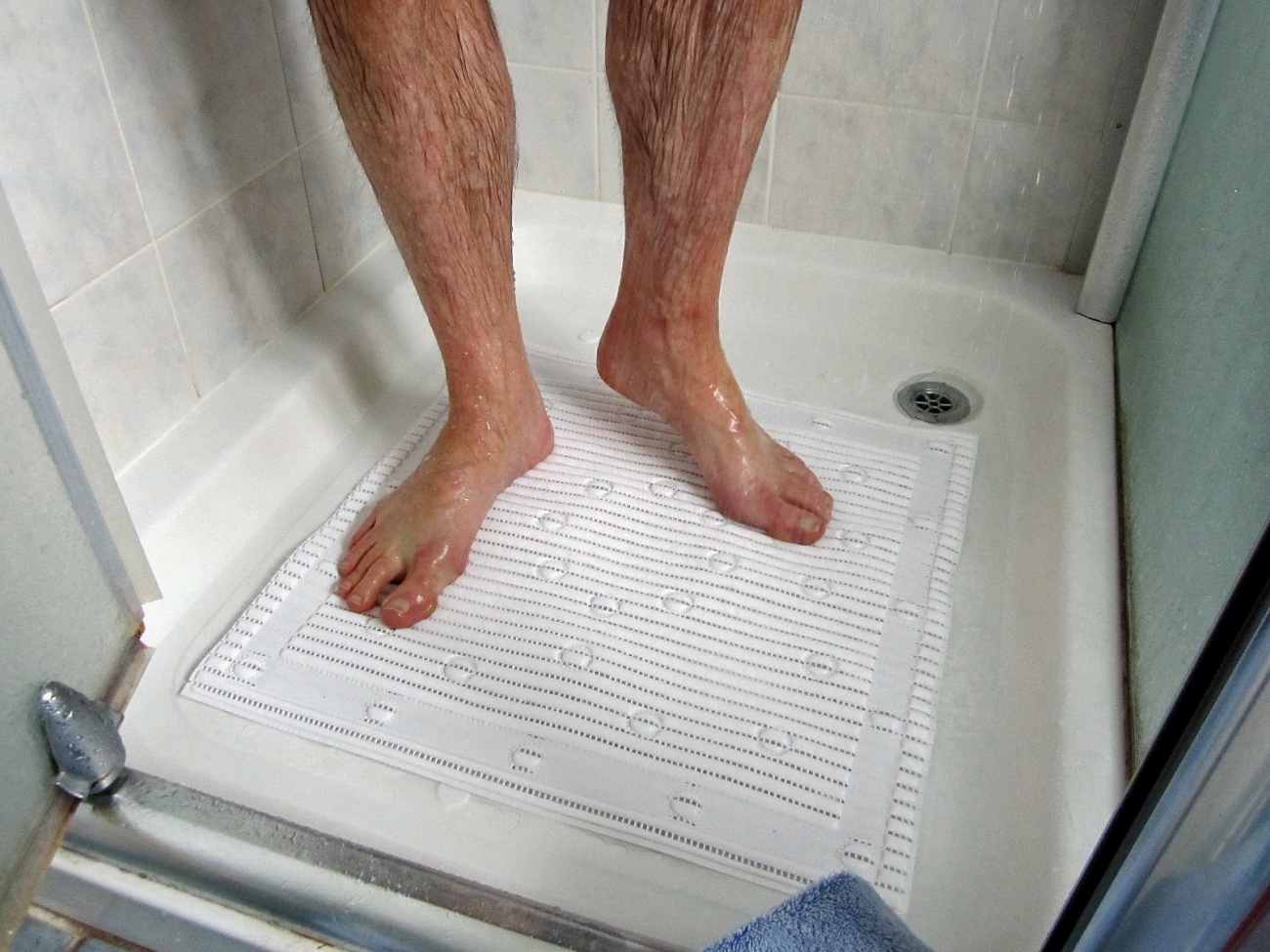 Non-slip shower mat