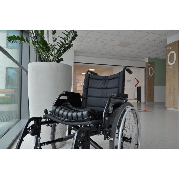 Neoprene air cushion: Anti-decubitus seat cushion for wheelchair