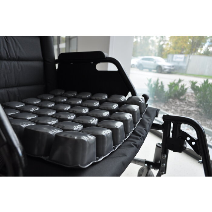 Coussin anti-escarres pour fauteuil roulant avec gel, mousse et air + 2 housses
