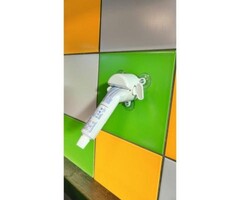 Tube nippers with suction cups