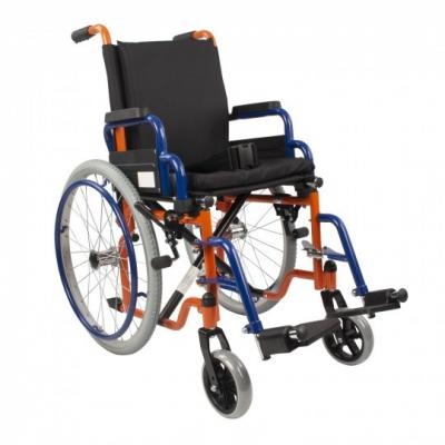 Manual wheelchair for children