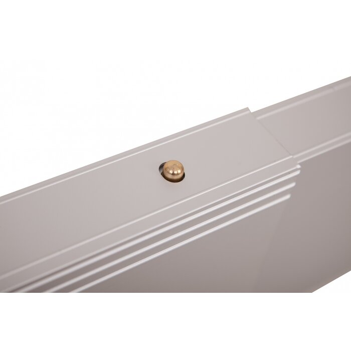 Retractable wheelchair ramp