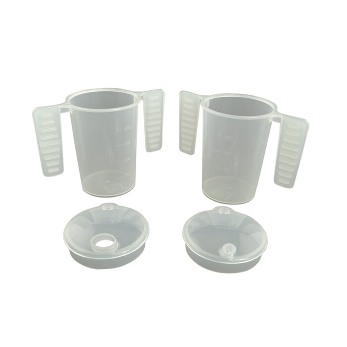 Gobelet à anses plates et couvercle à deux becs