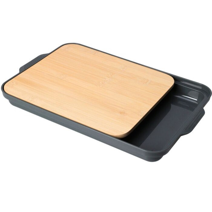 Cutting board with drip tray