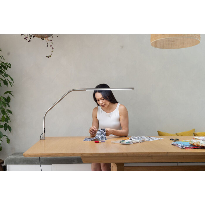 Lampe de table LED DAYLIGHT E35109 Slimline 4 à intensité variable en acier brossé
