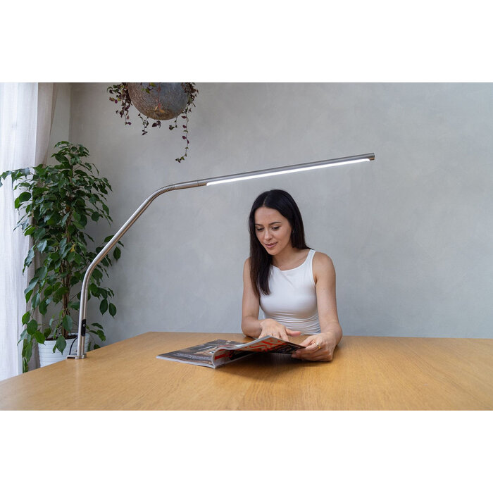 Lampe de table LED DAYLIGHT E35109 Slimline 4 à intensité variable en acier brossé