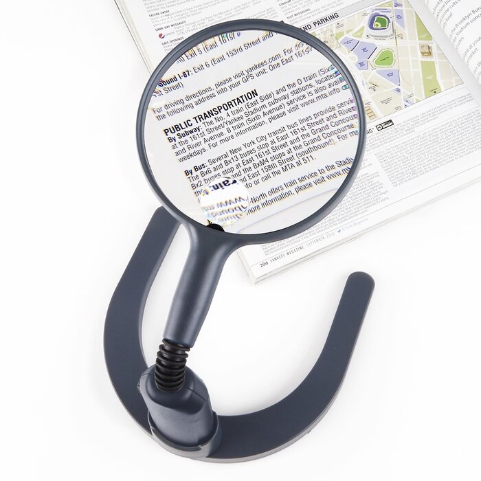Standing magnifying glass with LED lighting