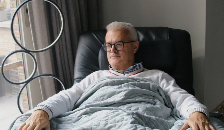Slaap je beter met een verzwarend deken? Kinesist geeft advies