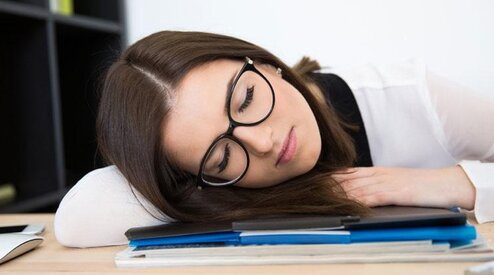 Inemuri: Het Japanse Dutje dat Je Productiviteit Stimuleert