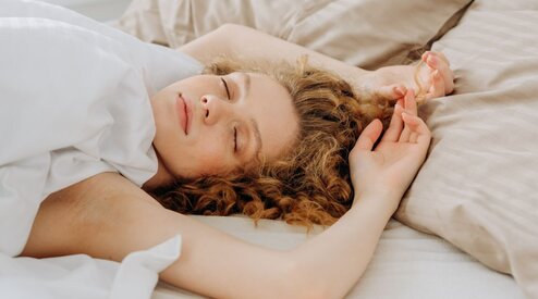 Tips for a good night's sleep for your child in hot weather