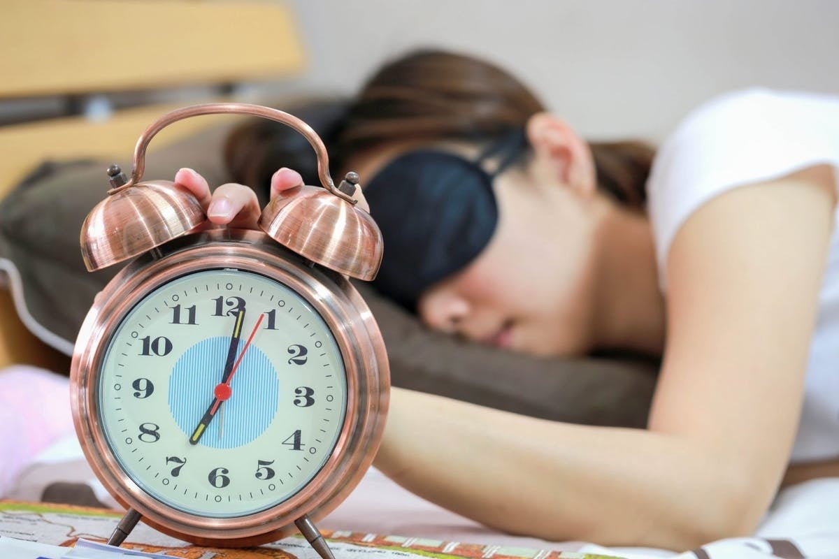 Der Mythos von 8 Stunden Schlaf: Wie viel Schlaf brauchen wir wirklich?