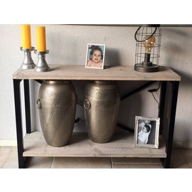 Steigerhouten sidetable