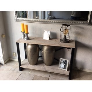 Frames Steigerhouten sidetable