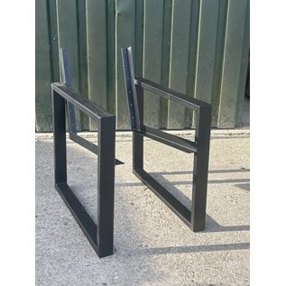 Stalen frames voor loungebank