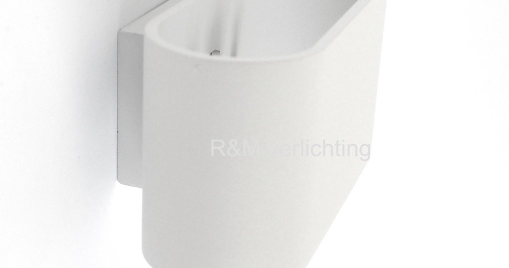 Snoer aan LED wandlamp monteren