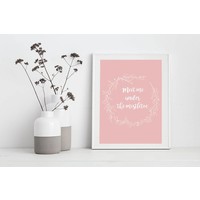 Meet me under the mistletoe - Weihnachtsposter - Textposter - Pink