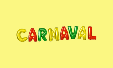 Rood, geel en groen de kleuren die er bij Carnaval versiering toe doen!