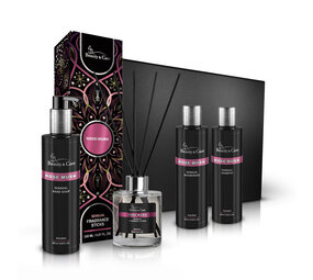 Beauty & Care Bathroom Rose Musk Giftset 3 x 250 ml + 1 x 150 ml Beauty & Care Bathroom Rose Musk Giftset 3 x 250 ml + 1 x 150 ml