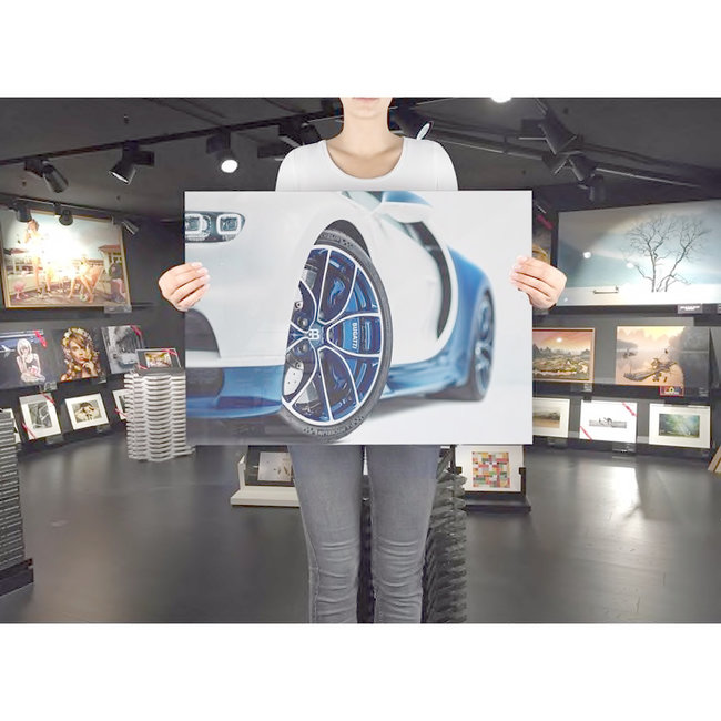 Bugatti Chiron 16.4 Blue Power op plexiglas