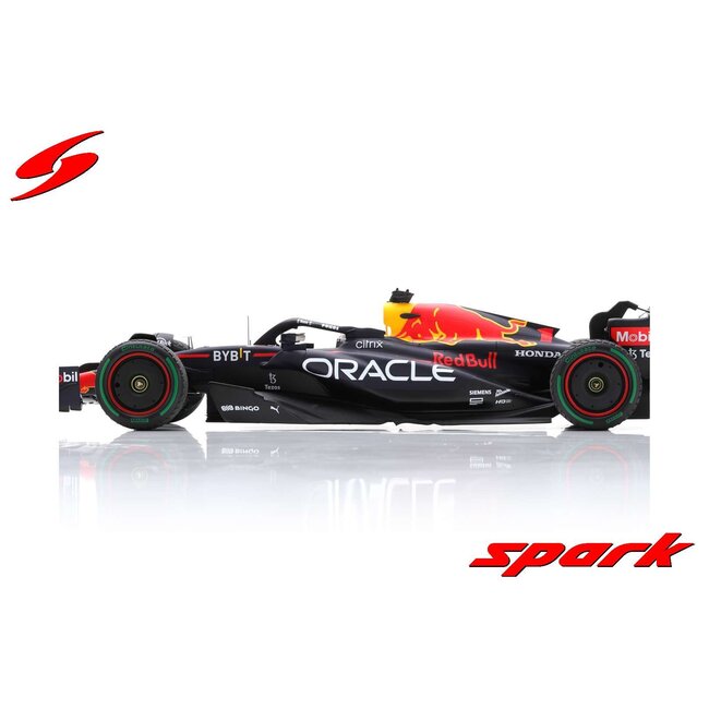 Spark Max Verstappen World champion 1:18 Schaalmodel Japan 2022