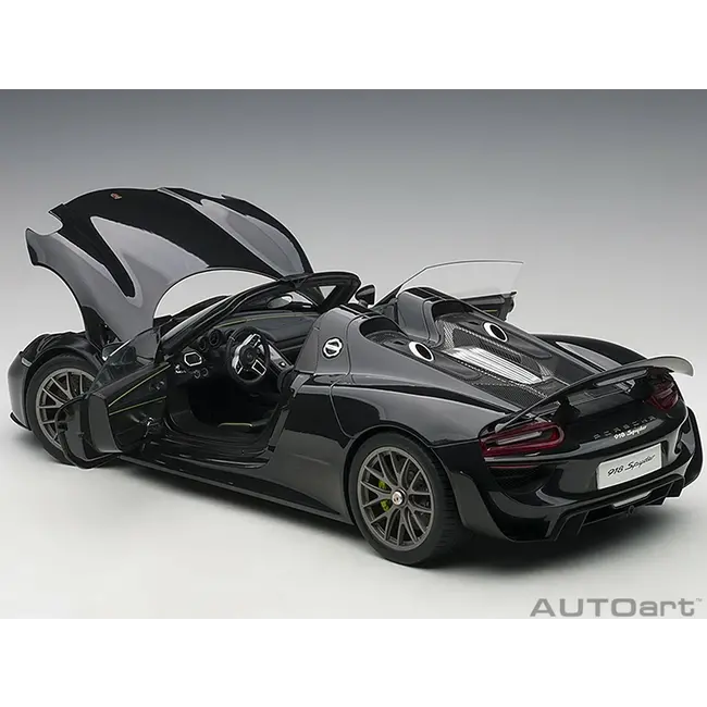 AUTOart Porsche 918 Spyder Weissach Package 1:12
