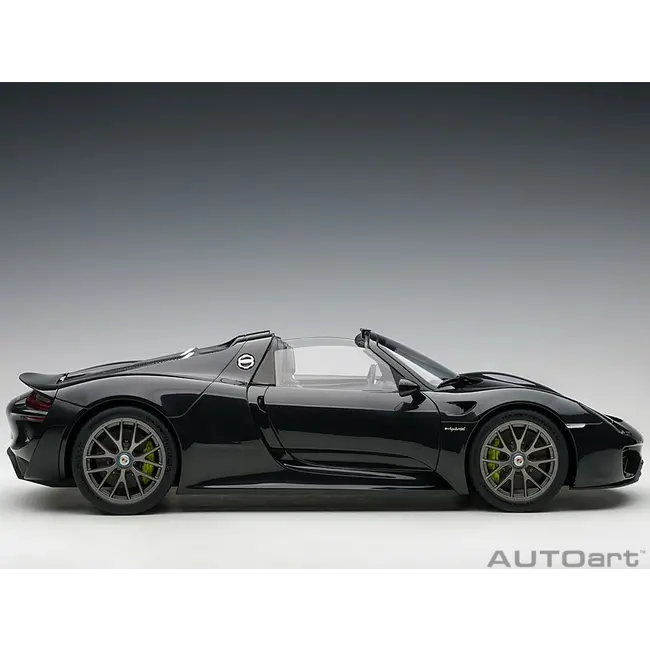 AUTOart Porsche 918 Spyder Weissach Package 1:12