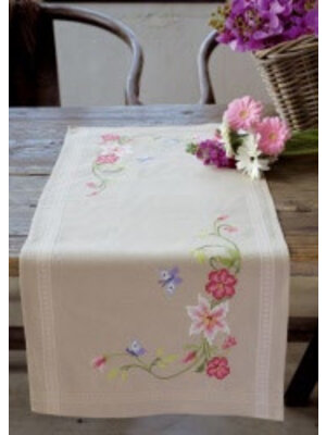 Vervaco Loper kit Roze bloemen met vlinders Vervaco Loper kit Roze bloemen met vlinders