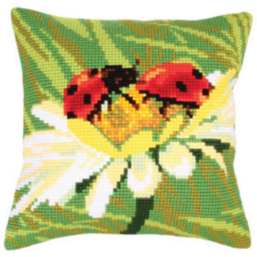 Collection d'Art Kussen borduurpakket Ladybug on Camomile - Collection d'Art