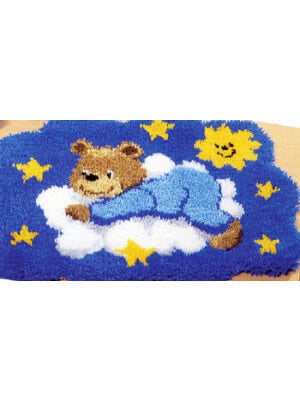Vervaco Official Knoopvormtapijt kit Blauw beertje op wolk Vervaco Official Knoopvormtapijt kit Blauw beertje op wolk