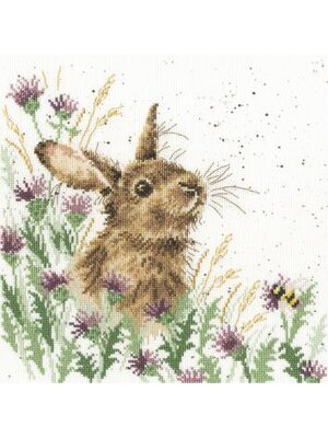 Bothy Threads Borduurpakket Hannah Dale - The Meadow - Bothy Threads