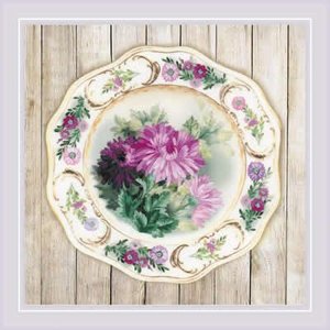 RIOLIS Borduurpakket Plate with Pink Poppies - Satin Stitch - RIOLIS