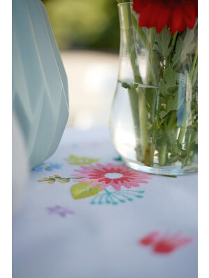 Vervaco Tafelkleed kit Lentebloemen met vlinders Vervaco Tafelkleed kit Lentebloemen met vlinders
