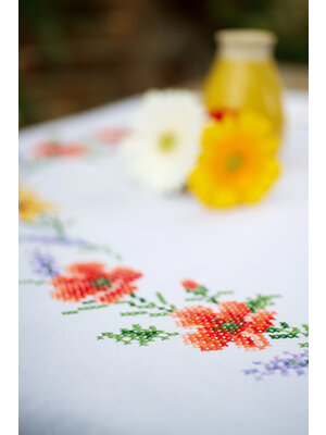 Vervaco Tafelkleed kit Bloemen en lavendel Vervaco Tafelkleed kit Bloemen en lavendel