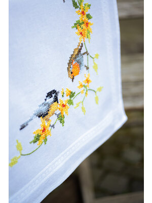 Vervaco Loper kit Tuinvogels tussen bloesem Vervaco Loper kit Tuinvogels tussen bloesem