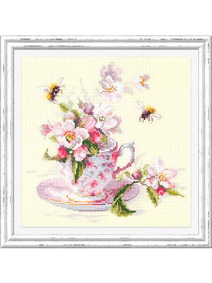 Magic Needle Borduurpakket Cup and Apple Blossom - Magic Needle