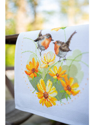 Vervaco Pearlaida loper kit Roodborstjes en bloemen Vervaco Pearlaida loper kit Roodborstjes en bloemen