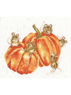 Bothy Threads Borduurpakket Hannah Dale - Pumpkin, Spice And All Things Mice - Bothy Threads Bothy Threads Borduurpakket Hannah Dale - Pumpkin, Spice And All Things Mice - Bothy Threads