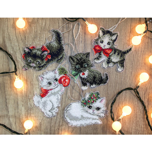 Leti Stitch Borduurpakket Christmas Kittens Toys  - Leti Stitch