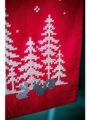 Vervaco Loper kit Kerstbomen en bosdiertjes Vervaco Loper kit Kerstbomen en bosdiertjes