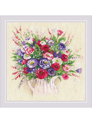 RIOLIS Borduurpakket Bouquet with Eustoma and Gypsophila - RIOLIS RIOLIS Borduurpakket Bouquet with Eustoma and Gypsophila - RIOLIS