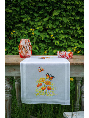 Vervaco Loper kit Oranje bloemen en vlinders Vervaco Loper kit Oranje bloemen en vlinders