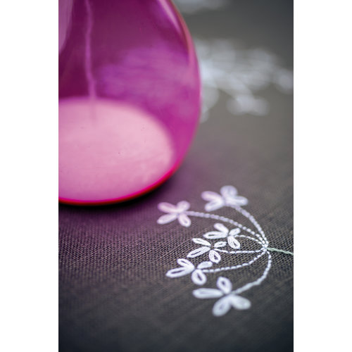 Vervaco Loper kit Witte bloemen en grassen Vervaco Loper kit Witte bloemen en grassen