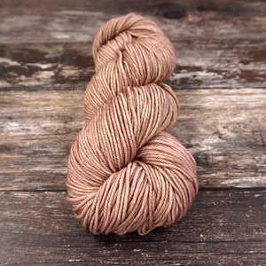 Fyberspates Fyberspates Vivacious DK - 823 Blush